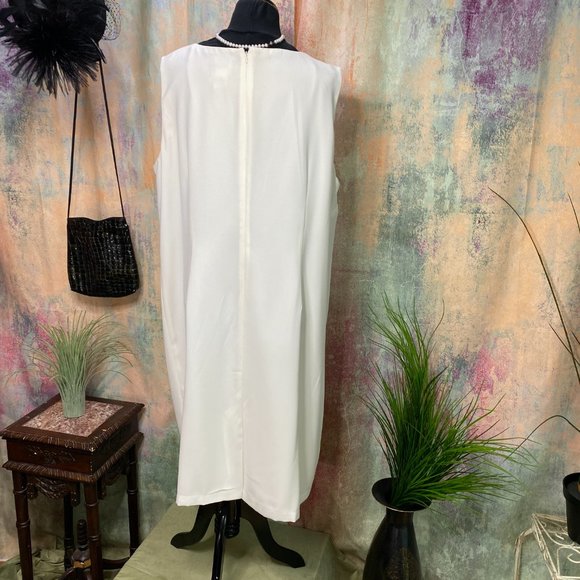 📌 Off-white Dress and Coat with beaded Trim - Picture 4 of 16